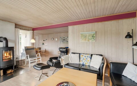 Steffen - 450M to the Fjord: Mobilia, Interior Design, Pavimentazione, Pavimento, Legna, Soffitto, Soggiorno, Camera, Divano, Sedia