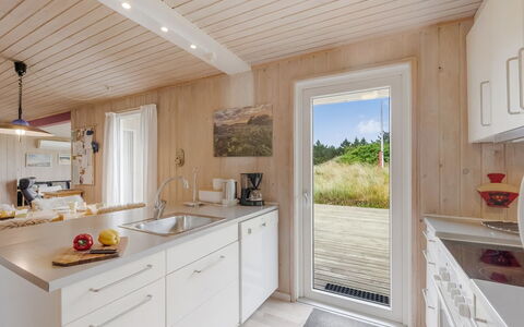 Steffen - 450M to the Fjord: Pavimentazione, Legna, Pavimento, Interior Design, Mobilia, Pavimento In Legno, Controsoffitto, Cucina, Soffitto, Casa
