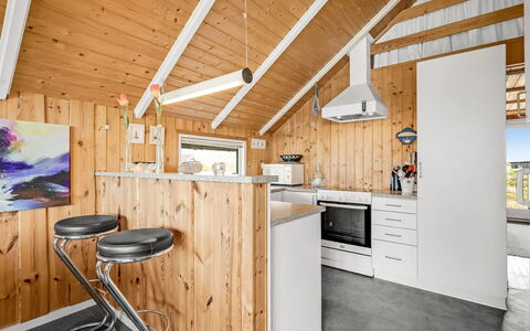 Sofie - 150M from the Sea: Legna, Soffitto, Casa, Cucina, Villetta, Color Legno, Log Cabin, Plank, Lampada, Latifoglie