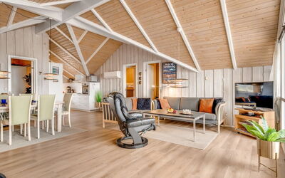 Doris - 150M from the Sea