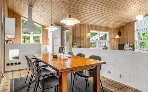 Hereth - 700M from the Sea: Legna, Interior Design, Soffitto, Lampada, Mobilia, Pavimentazione, Cucina & Sala Da Pranzo Tavolo, Cucina, Pavimento, Casa