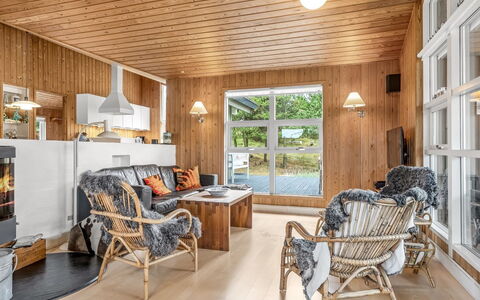 Hereth - 700M from the Sea: Legna, Pavimentazione, Mobilia, Interior Design, Soffitto, Casa, Pavimento, Soggiorno, Pavimento In Legno, Casa