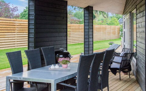 Dorthie - 800M from the Sea: Legna, Casa, Villetta, Casa, Tetto, Area Rurale, Raccordo, Log Cabin, Edifici Giardino, Latifoglie