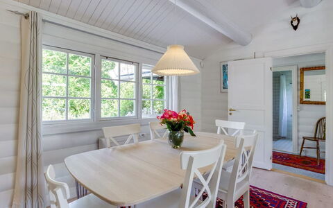 Ottil - 1Km from the Sea: Legna, Casa, Villetta, Casa, Tetto, Area Rurale, Raccordo, Log Cabin, Edifici Giardino, Latifoglie
