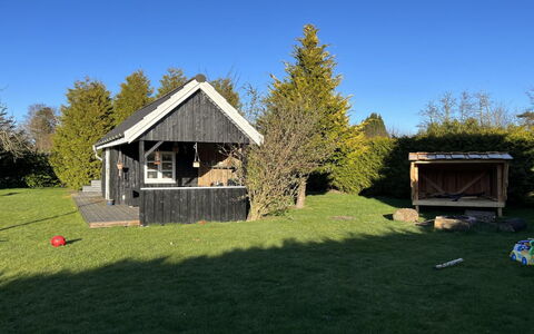 Annegret - 250M from the Sea: Erba, Casa, Tetto, Casa, Villetta, Arbusto, Lotto, Area Rurale, Agriturismo, Groundcover