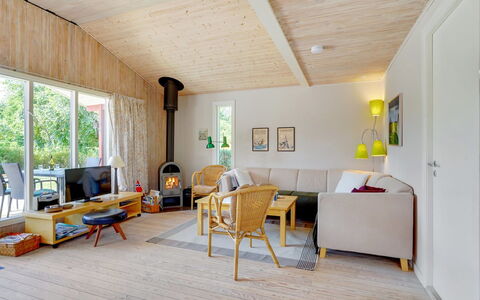 Mile - 260M from the Sea: Interior Design, Mobilia, Pavimentazione, Pavimento, Legna, Divano, Soffitto, Pavimento In Legno, Soggiorno, Camera