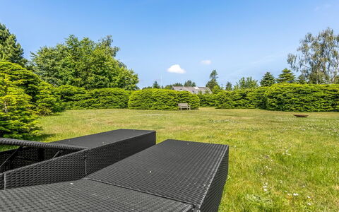 Allaine - 500M from the Sea: Erba, Arbusto, Lotto, Giardino, Prato, Prato, Landscaping, Cumulo, Parco, Sempreverde