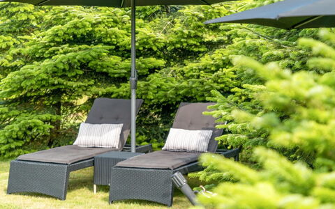 Allaine - 500M from the Sea: Legna, Casa, Villetta, Casa, Tetto, Area Rurale, Raccordo, Log Cabin, Edifici Giardino, Latifoglie
