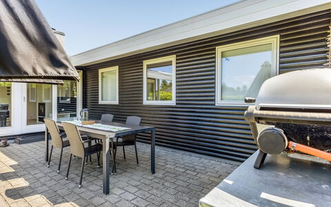 Allaine - 500M from the Sea: Legna, Casa, Villetta, Casa, Tetto, Area Rurale, Raccordo, Log Cabin, Edifici Giardino, Latifoglie