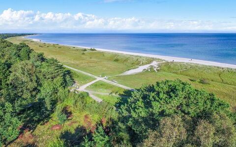Borica - 100M from the Sea: Costruzione, Casa, Finestra, Casa, Tetto, Zona Residenziale, Arbusto, Villetta, Lotto