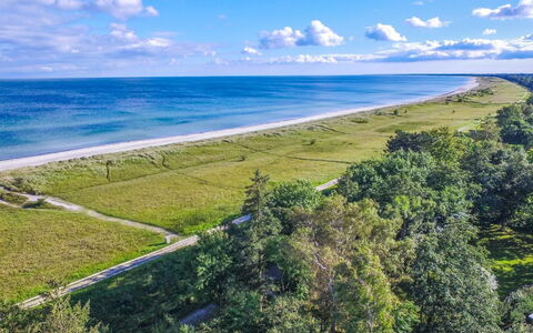 Borica - 100M from the Sea: Costruzione, Casa, Finestra, Casa, Tetto, Zona Residenziale, Arbusto, Villetta, Lotto