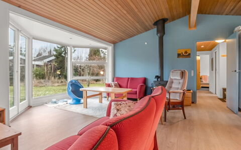 Odstanus - 575M from the Sea: Zona Residenziale, Tetto, Sobborgo, Driveway, Estate, Camino