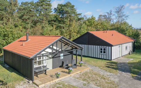Bergit - 55M from the Sea: Legna, Tetto, Casa, Casa, Architettura, Raccordo, Lotto, Villetta, Capannone, Edifici Giardino
