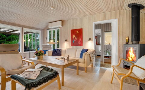 Delma - 750M from the Sea: Legna, Casa, Villetta, Casa, Tetto, Area Rurale, Raccordo, Log Cabin, Edifici Giardino, Latifoglie