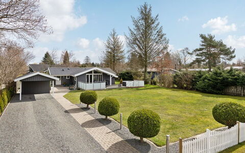 Justiina - 800M from the Sea: Legna, Casa, Villetta, Casa, Tetto, Area Rurale, Raccordo, Log Cabin, Edifici Giardino, Latifoglie