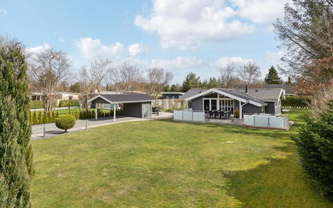 Justiina - 800M from the Sea: Legna, Casa, Villetta, Casa, Tetto, Area Rurale, Raccordo, Log Cabin, Edifici Giardino, Latifoglie