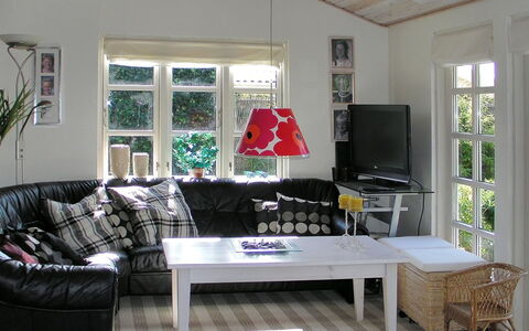 Nitis - 200M from the Sea: Legna, Casa, Villetta, Casa, Tetto, Area Rurale, Raccordo, Log Cabin, Edifici Giardino, Latifoglie