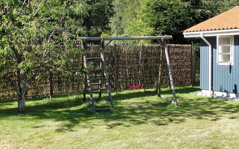 Nitis - 200M from the Sea: Legna, Casa, Villetta, Casa, Tetto, Area Rurale, Raccordo, Log Cabin, Edifici Giardino, Latifoglie