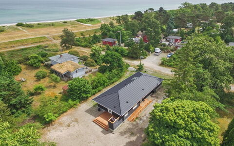 Auke - 100M from the Sea: Casa, Casa, Porta, Tetto, Villetta, Estate, Giardino, Shade, Raccordo, Cortile