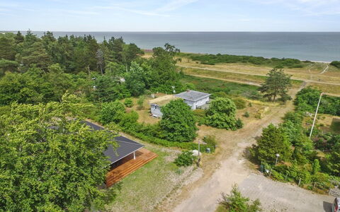 Auke - 100M from the Sea: Casa, Casa, Porta, Tetto, Villetta, Estate, Giardino, Shade, Raccordo, Cortile