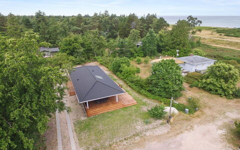 Auke - 100M from the Sea: Casa, Casa, Porta, Tetto, Villetta, Estate, Giardino, Shade, Raccordo, Cortile