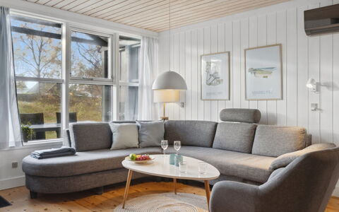 Julkil - 250M from the Sea: Bianca, Design