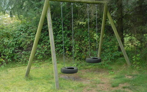 Kalv - 75M from the Sea: Zona Residenziale, Tetto, Sobborgo, Driveway, Estate, Camino