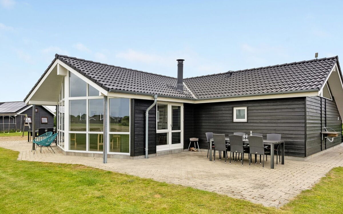 Finja - 500M from the Sea