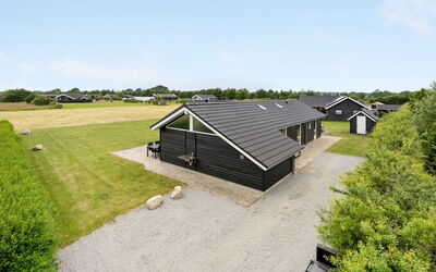 Finja - 500M from the Sea