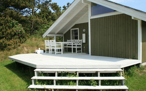 Klint - 1.7Km from the Sea: Tetto, Casa, Lotto, Casa, Villetta, Estate, Edifici Giardino, Shade, Log Cabin, Landscaping