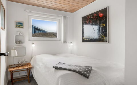 Ute - 200M from the Sea: Parete, Soffitto, Camera Da Letto, Interior Design, Casa, Letto, Lenzuolo, Pavimento, Camera, Bedding