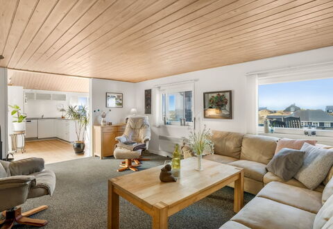 Ute - 200M from the Sea: Interior Design, Mobilia, Pavimentazione, Legna, Soffitto, Pavimento, Divano, Pavimento In Legno, Soggiorno, Tavolo