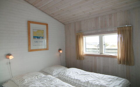 Benja - 200M from the Sea: Legna, Camera Da Letto, Letto, Lenzuolo, Soffitto, Bedding, Pavimento, Interior Design, Telaio Del Letto, Biancheria