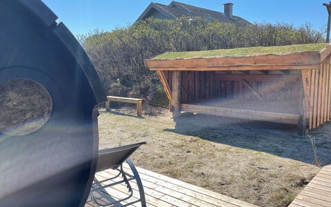 Faxi - 100M from the Sea: Arbusto, Urban Design, Groundcover, Brick, Appartamento, Estate, Muratura, Balcone, Landscaping