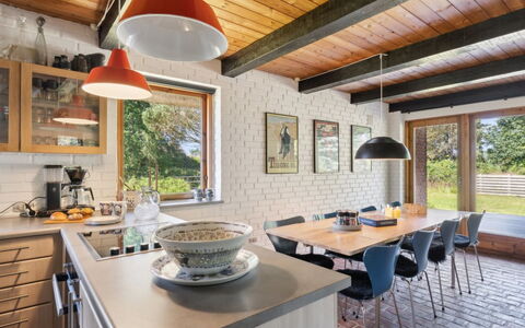 Jorinde - 2.8Km from the Sea: Legna, Soffitto, Interior Design, Mobilia, Cucina, Casa, Lampada, Controsoffitto, Cucina & Sala Da Pranzo Tavolo, Camera
