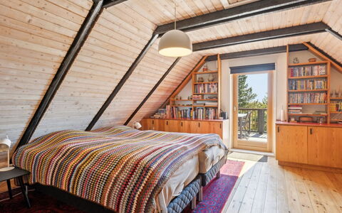 Jorinde - 2.8Km from the Sea: Mobilia, Camera Da Letto, Legna, Interior Design, Soffitto, Pavimentazione, Pavimento, Camera, Letto, Attico