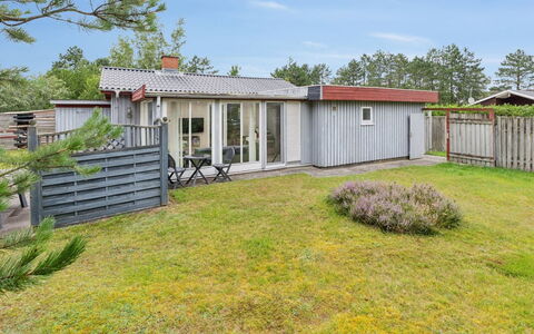 Lippi - 2.3Km from the Sea: 