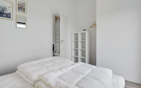Fridel - 4Km from the Sea: Letto, Camera Da Letto, Lenzuolo, Interior Design, Bedding, Mobilia, Pavimento, Pavimentazione, Soffitto, Biancheria