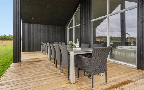 Fridel - 4Km from the Sea: Legna, Pavimento In Legno, Pavimentazione, Pavimento, Plank, Latifoglie, Soffitto, Deck, Portico, Color Legno