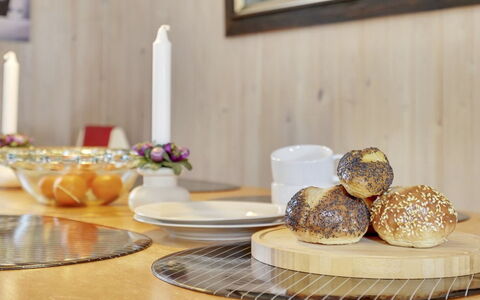 Granke - 3.8Km from the Sea: Tetto, Casa, Lotto, Casa, Villetta, Estate, Edifici Giardino, Shade, Log Cabin, Landscaping