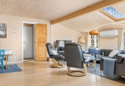 Granke - 3.8Km from the Sea: Mobilia, Interior Design, Legna, Soffitto, Pavimentazione, Pavimento, Camera, Soggiorno, Casa, Illuminazione