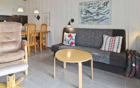 Gertruda - 2.3Km from the Sea: Mobilia, Legna, Pavimentazione, Interior Design, Pavimento, Camera, Soggiorno, Soffitto, Sedia, Tavolino Da Caffè