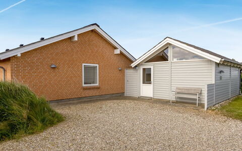 Gudmar - 500M from the Sea: Erba, Casa, Tetto, Casa, Villetta, Arbusto, Lotto, Area Rurale, Agriturismo, Groundcover