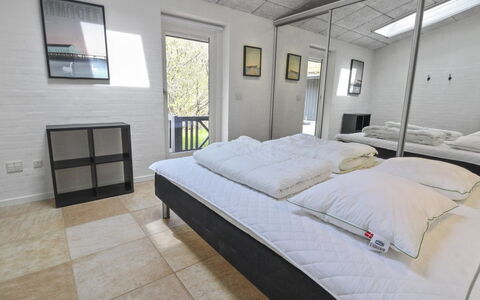 Vieno - 2.6Km from the Sea: Camera Da Letto, Letto, Pavimento, Interior Design, Pavimentazione, Mobilia, Soffitto, Bedding, Lenzuolo, Camera