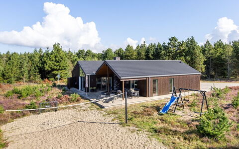 Heidi - 1Km from the Sea