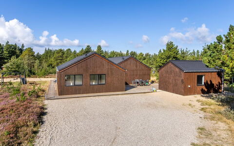 Heidi - 1Km from the Sea