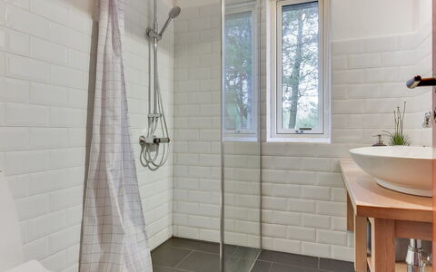 Reijo: Parete, Pavimentazione, Pavimento, Bagno, Interior Design, Idraulico Fixture, Piastrella, Idraulico, Gabinetto