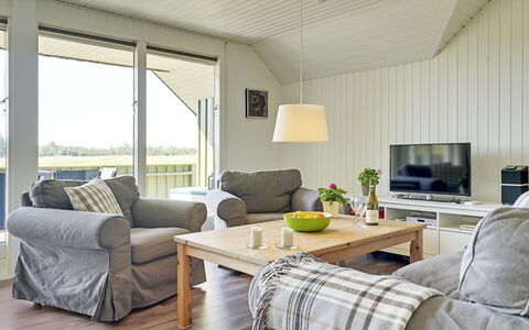 Brunon - 1.5Km from the Sea: Mobilia, Pavimentazione, Legna, Interior Design, Soffitto, Pavimento, Divano, Soggiorno, Sedia, Camera