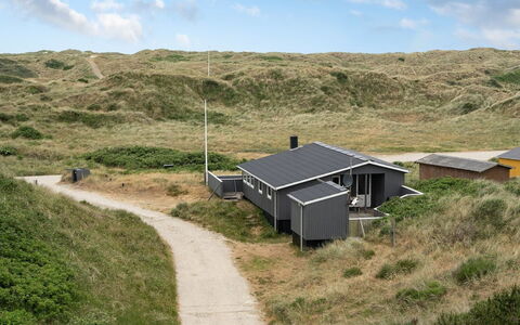 Stojmena - 200M from the Sea: Arbusto, Urban Design, Groundcover, Brick, Appartamento, Estate, Muratura, Balcone, Landscaping