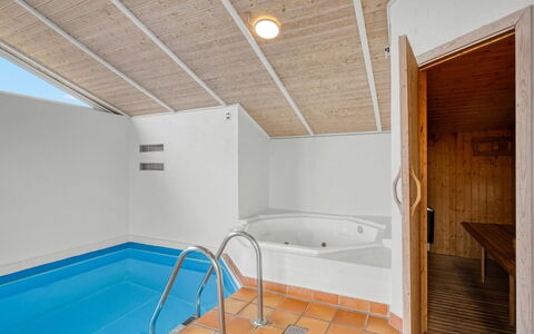 Petkana - 700M from the Sea: Casa, Casa, Tetto, Zona Residenziale, Villetta, Estate, Agriturismo, Prato, Landscaping, Raccordo